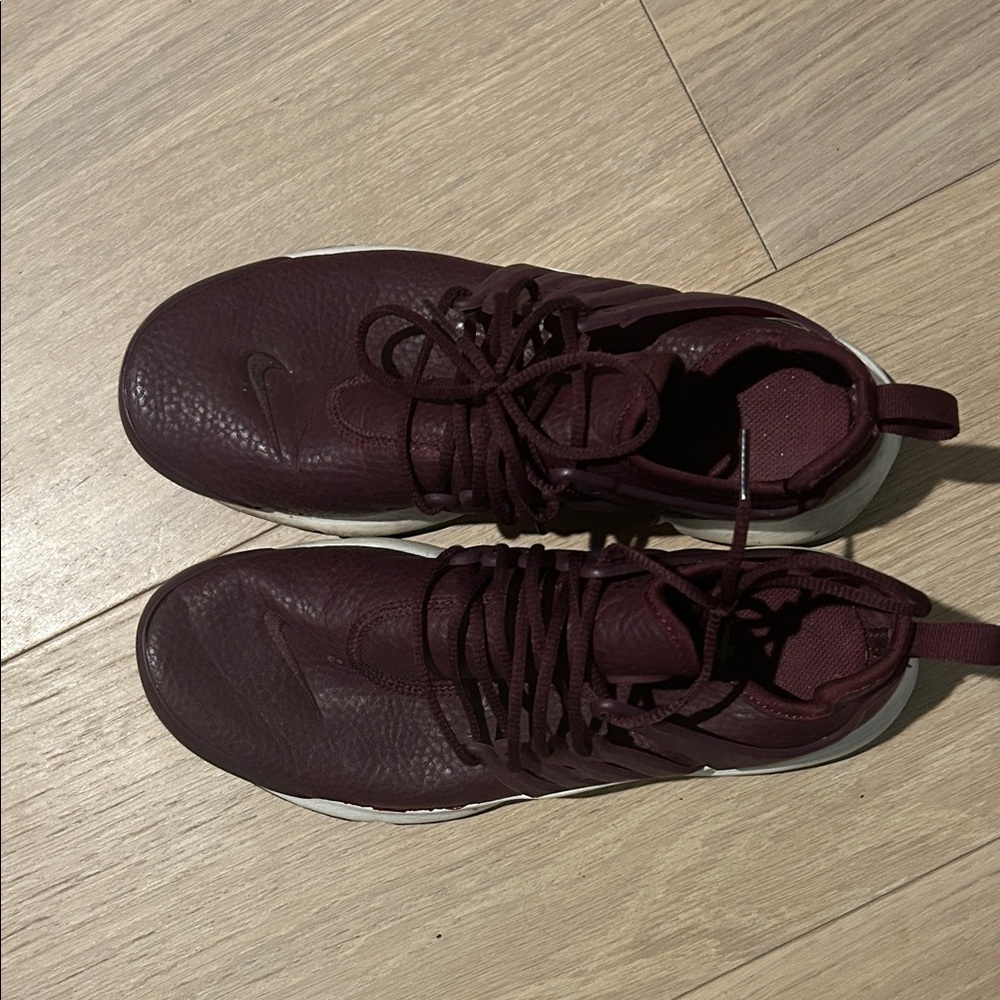 Nike Presto Maroon leather Athletic Shoes